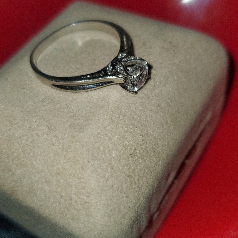 Elegant Silver Solitaire Ring - image 8